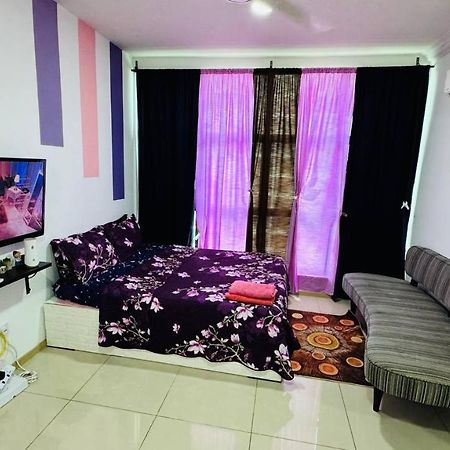 Vista Alam Roomstay Homestay Shah Alam Exterior photo