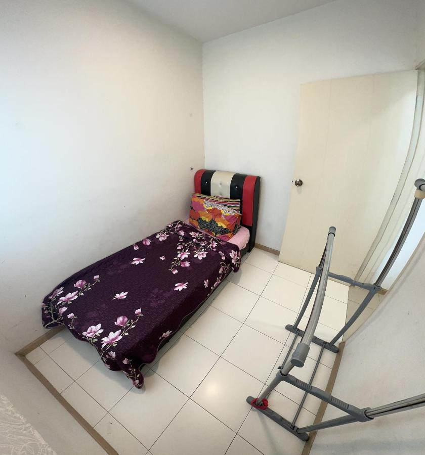 Vista Alam Roomstay Homestay Shah Alam Exterior photo