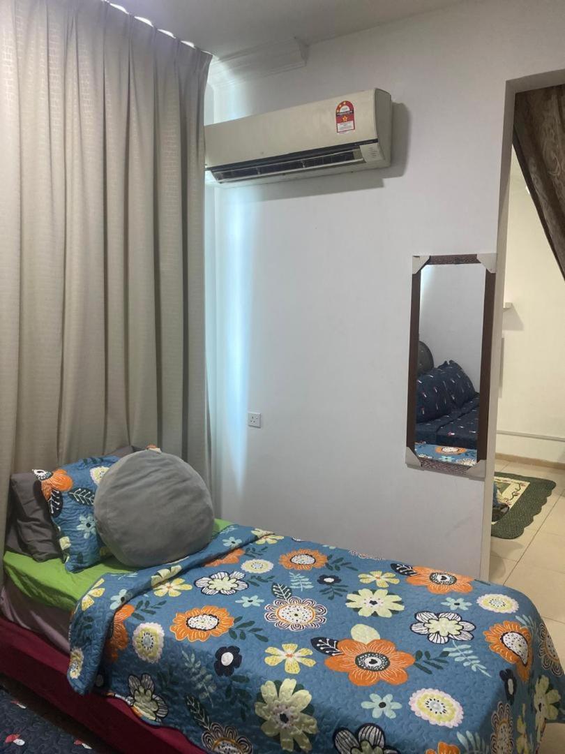 Vista Alam Roomstay Homestay Shah Alam Exterior photo